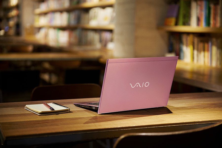 8GBピンク鮮かVAIO Core i5／SSD512／8G／BD／Win10／TV付