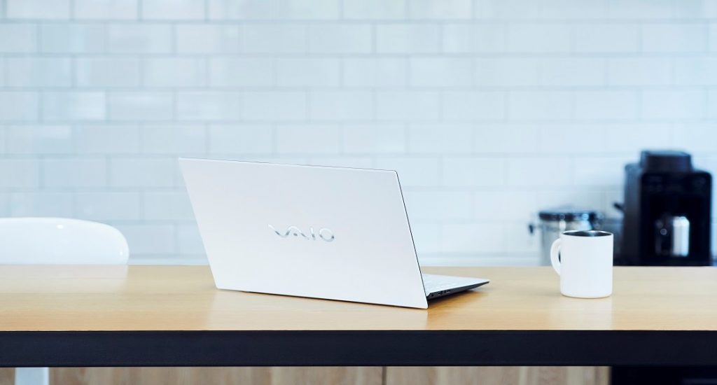 個人向けに15.6型大画面ノートPC「VAIO FL15」を発売