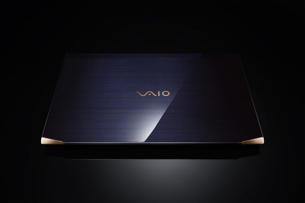 10/27更新】フラッグシップモバイルPC「VAIO Z」の「勝色特別仕様」を